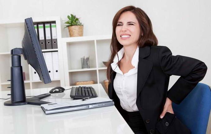 Dolor de espalda debido a osteocondrosis torácica.