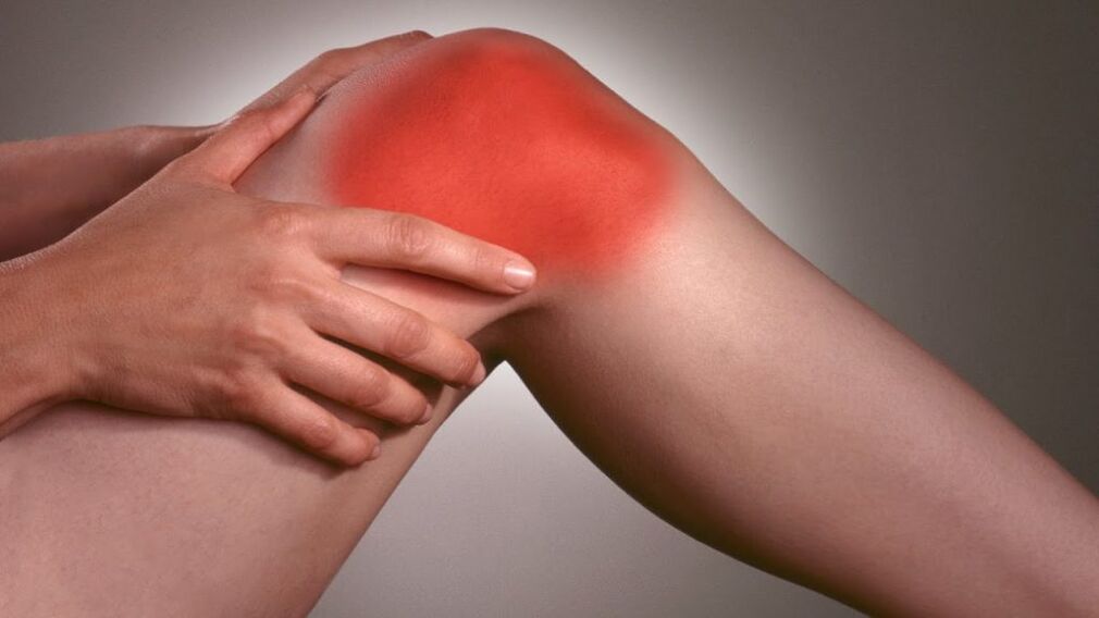 dolor en la articulación de la rodilla debido a artrosis