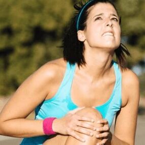 El dolor en la articulación de la rodilla con artrosis